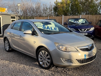 2010 (60) - 2.0 CDTi 16V Elite 5dr