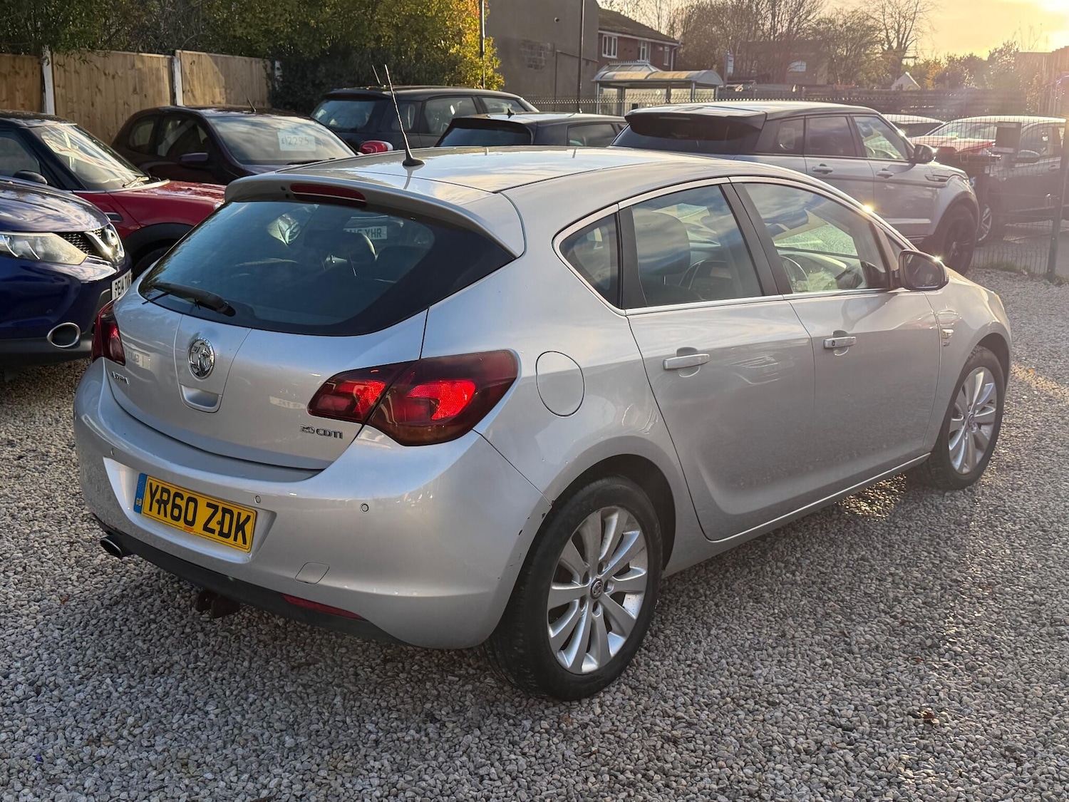 Used Vauxhall Astra 2010 for sale - 76645117: Photo 2