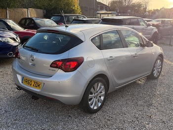 Used Vauxhall Astra 2010 for sale - 76645117: Photo