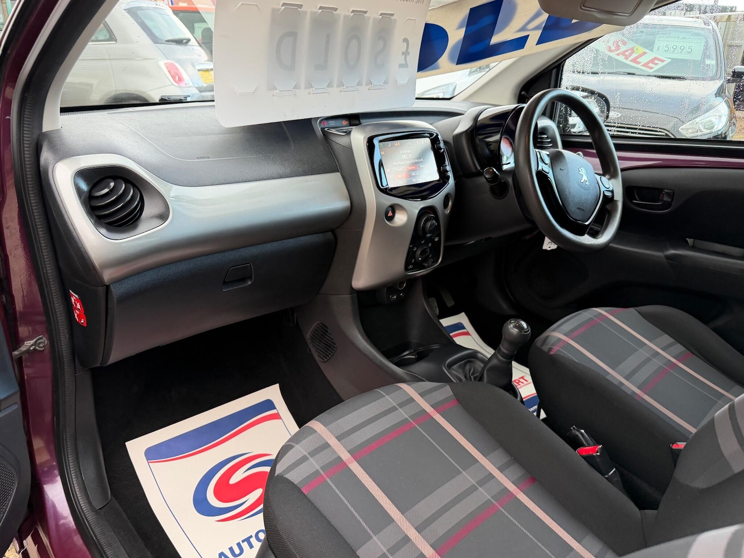 Used Peugeot 108 2015 for sale - 76521579: Photo 11