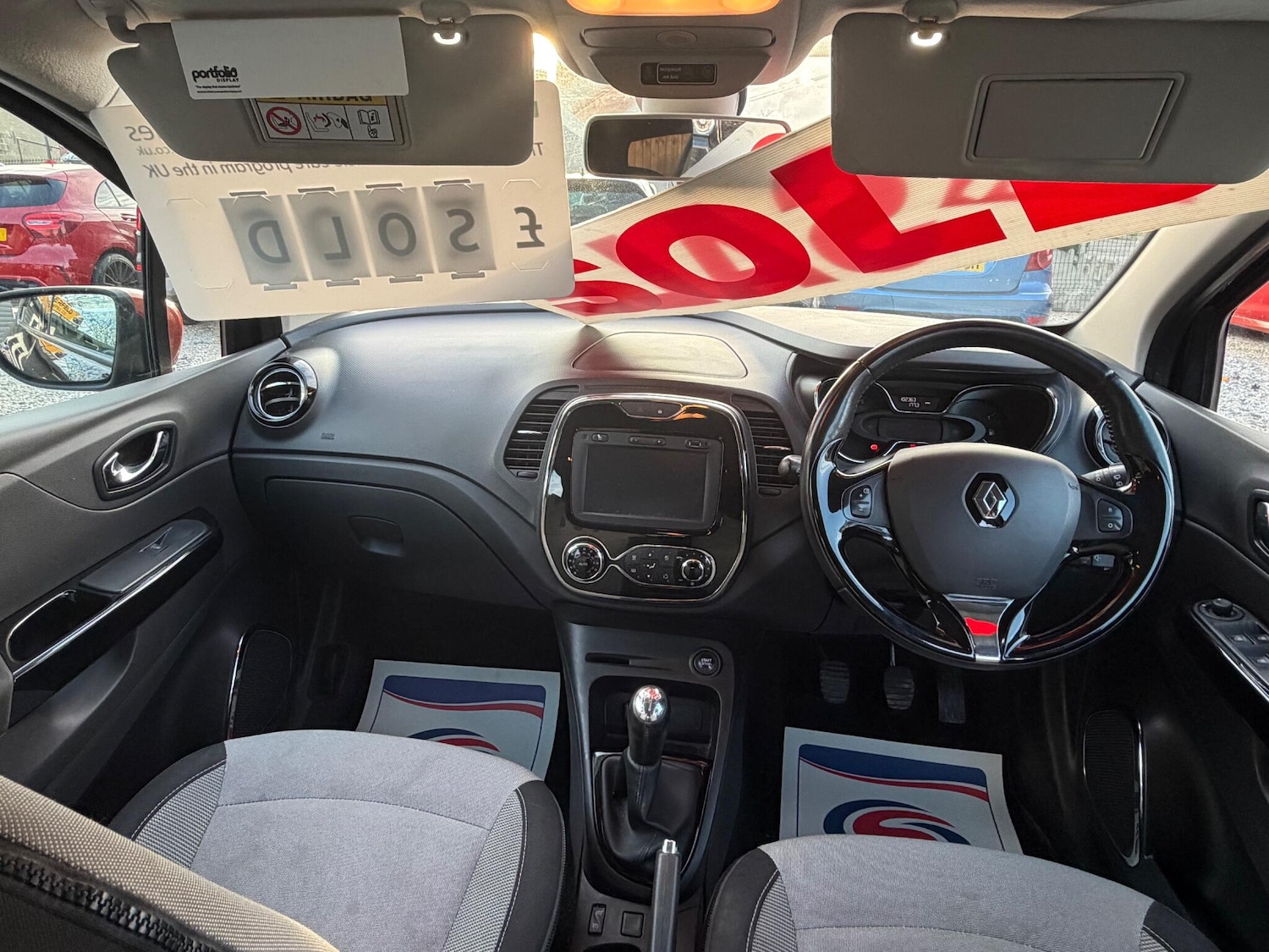 Used Renault Captur for sale - 76440590: Photo 9