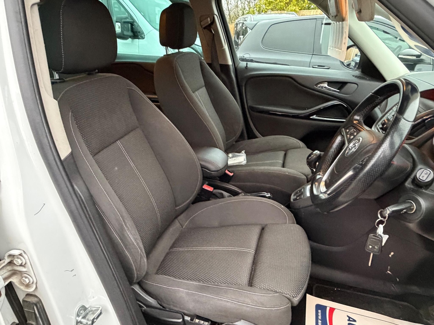 Used Vauxhall Zafira Tourer 2015 for sale - 76424046: Photo 10