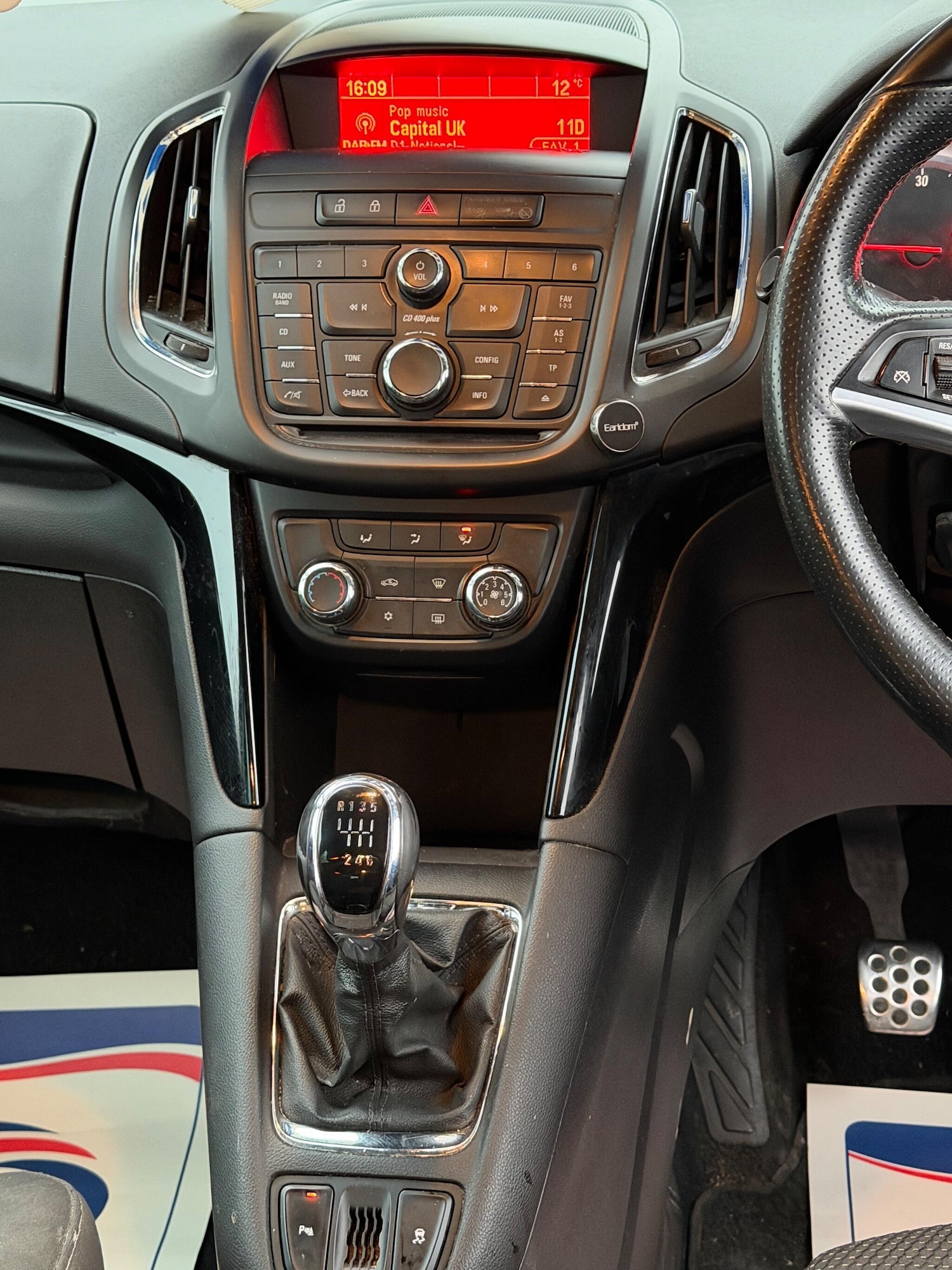 Used Vauxhall Zafira Tourer 2015 for sale - 76424046: Photo 8