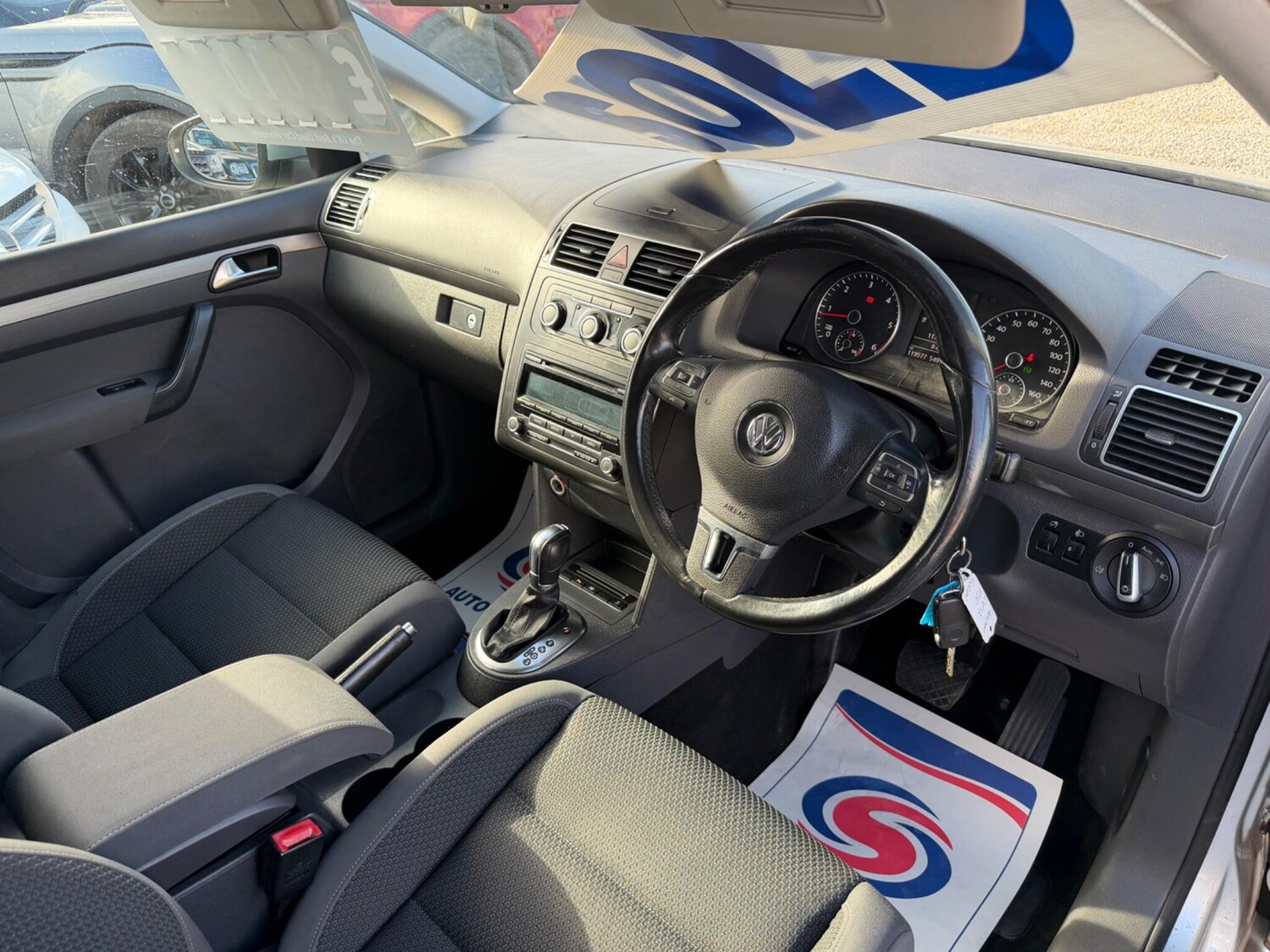 Used Volkswagen Touran 2013 for sale - 77939469: Photo 12