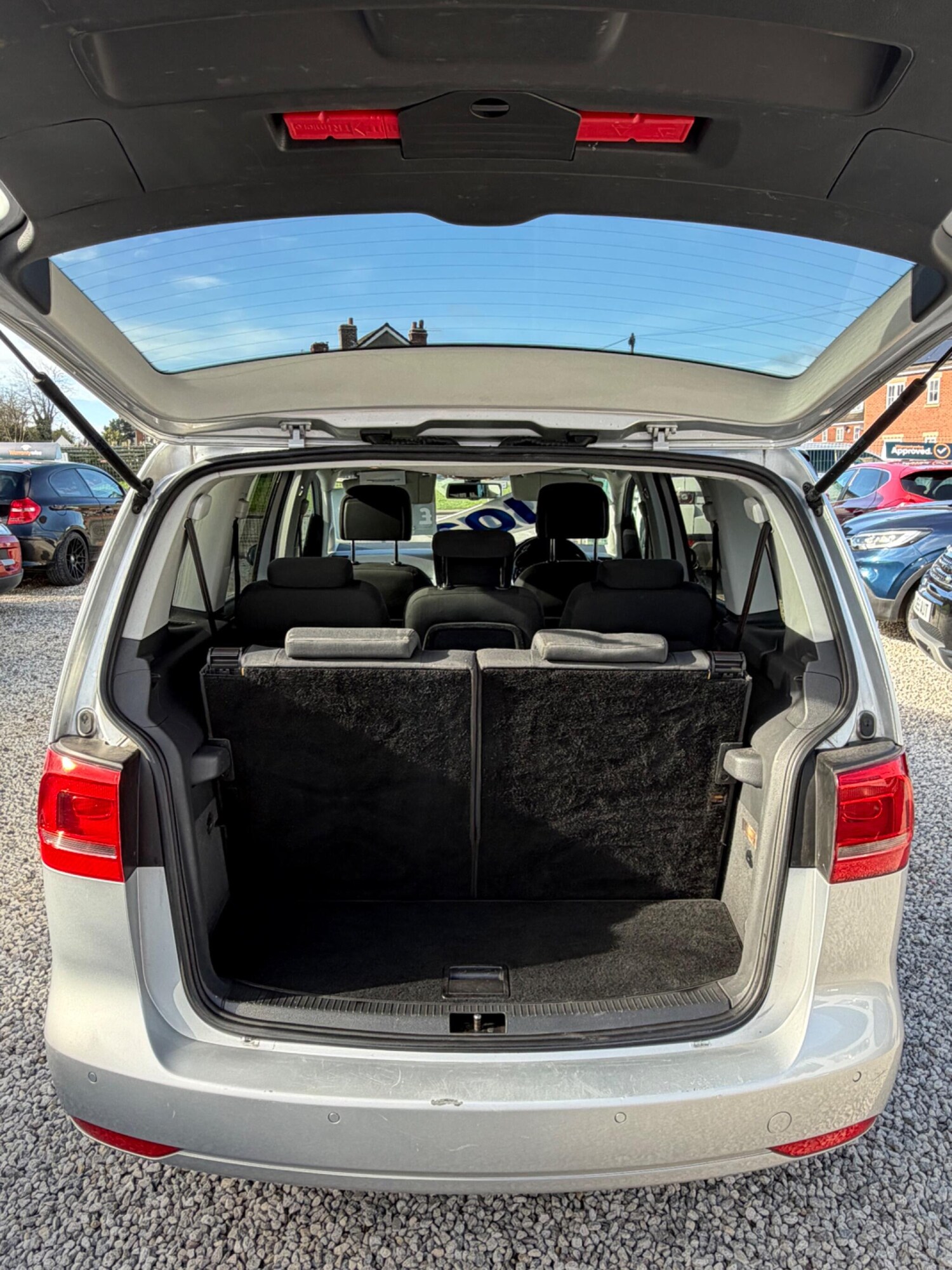 Used Volkswagen Touran 2013 for sale - 77939469: Photo 16