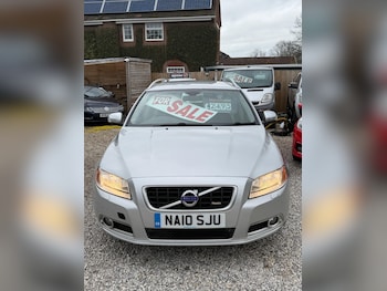 Used Volvo V70 2010 for sale - 77695760: Photo
