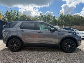 Used Land Rover Discovery Sport 2015 for sale - 78516253: Photo