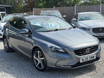 Used Volvo V40 2015 for sale - 79495983: Photo