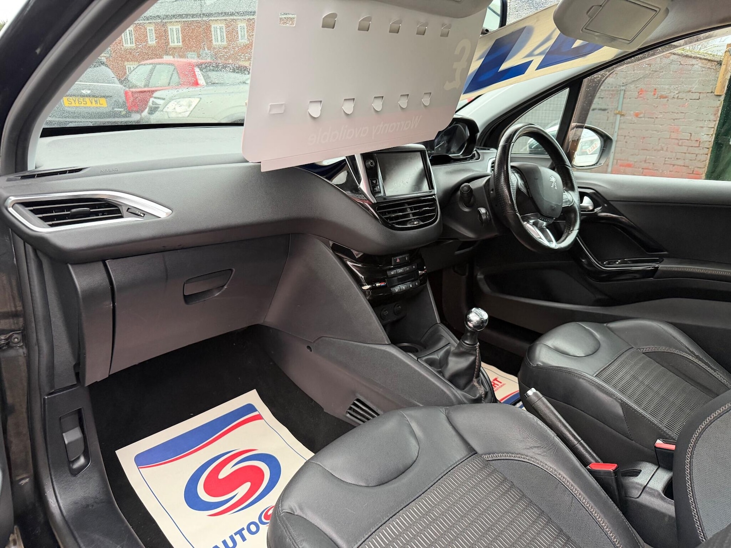 Used Peugeot 208 2012 for sale - 76975870: Photo 12