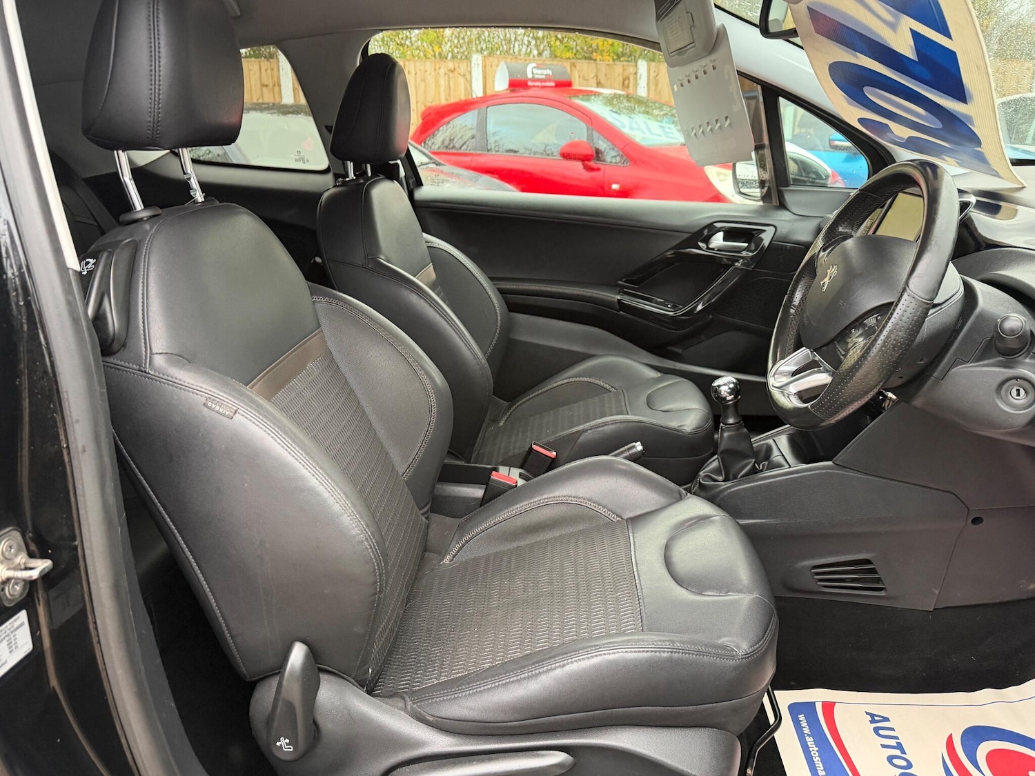 Used Peugeot 208 2012 for sale - 76975870: Photo 13