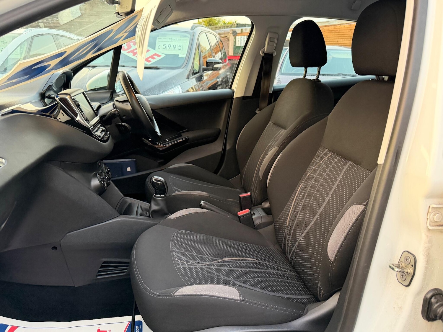 Used Peugeot 208 2014 for sale - 76499558: Photo 14