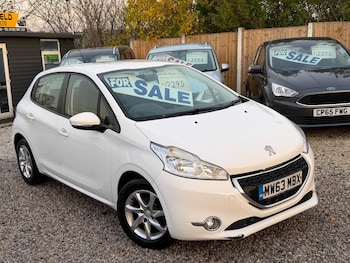 Used Peugeot 208 2014 for sale - 76499558: Photo