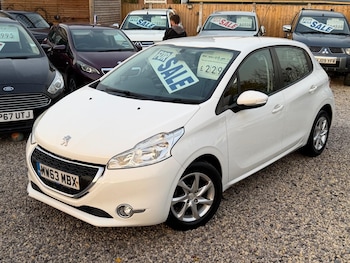 Used Peugeot 208 2014 for sale - 76499558: Photo