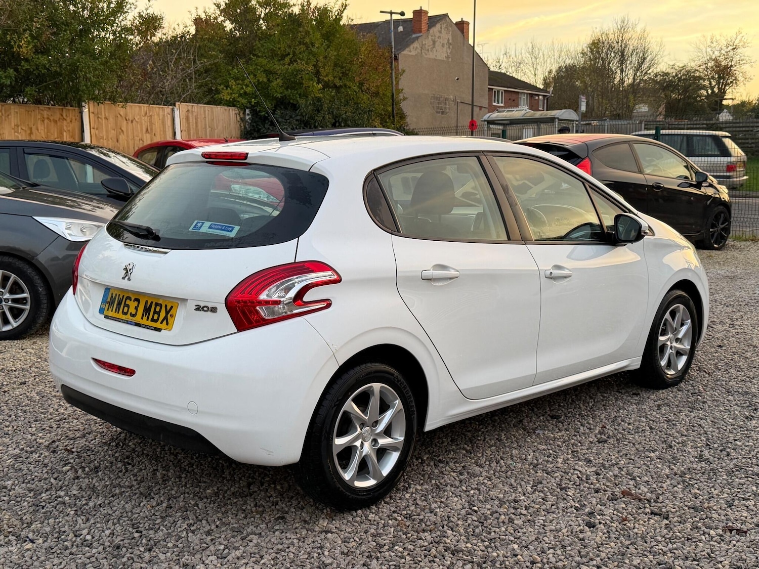 Used Peugeot 208 2014 for sale - 76499558: Photo 3