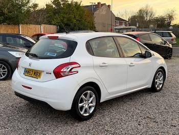 Used Peugeot 208 2014 for sale - 76499558: Photo