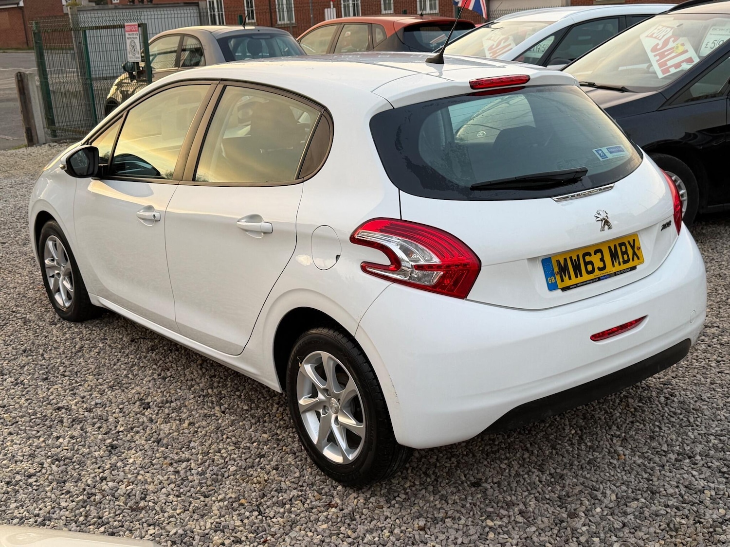 Used Peugeot 208 2014 for sale - 76499558: Photo 4