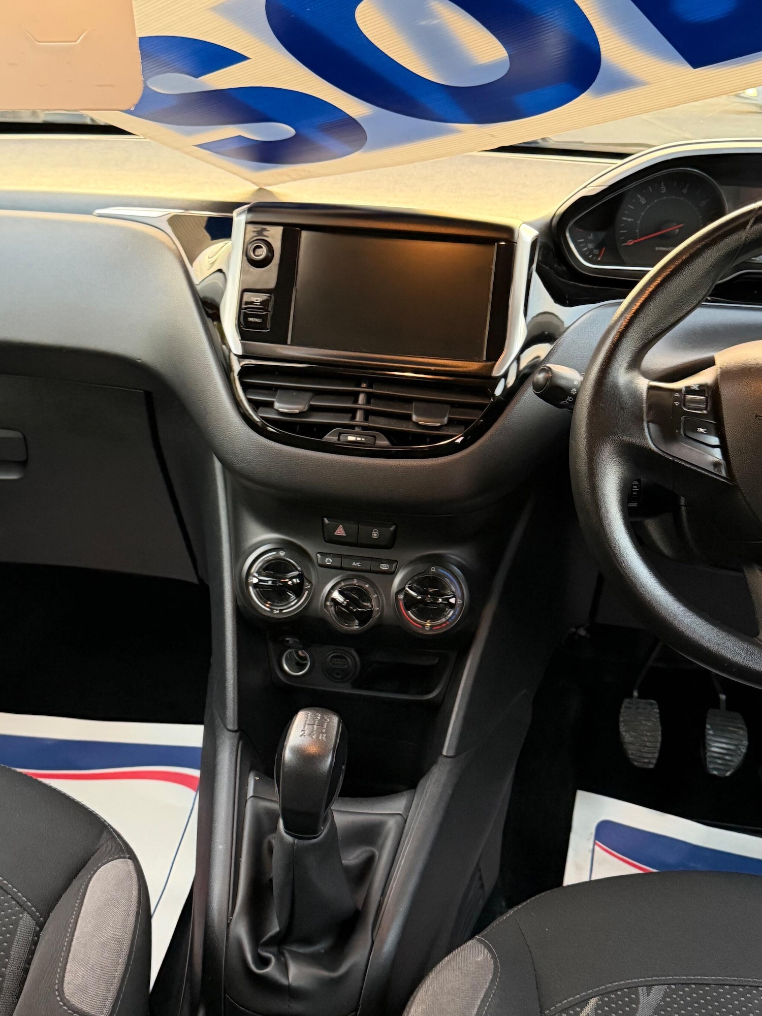 Used Peugeot 208 2014 for sale - 76499558: Photo 9