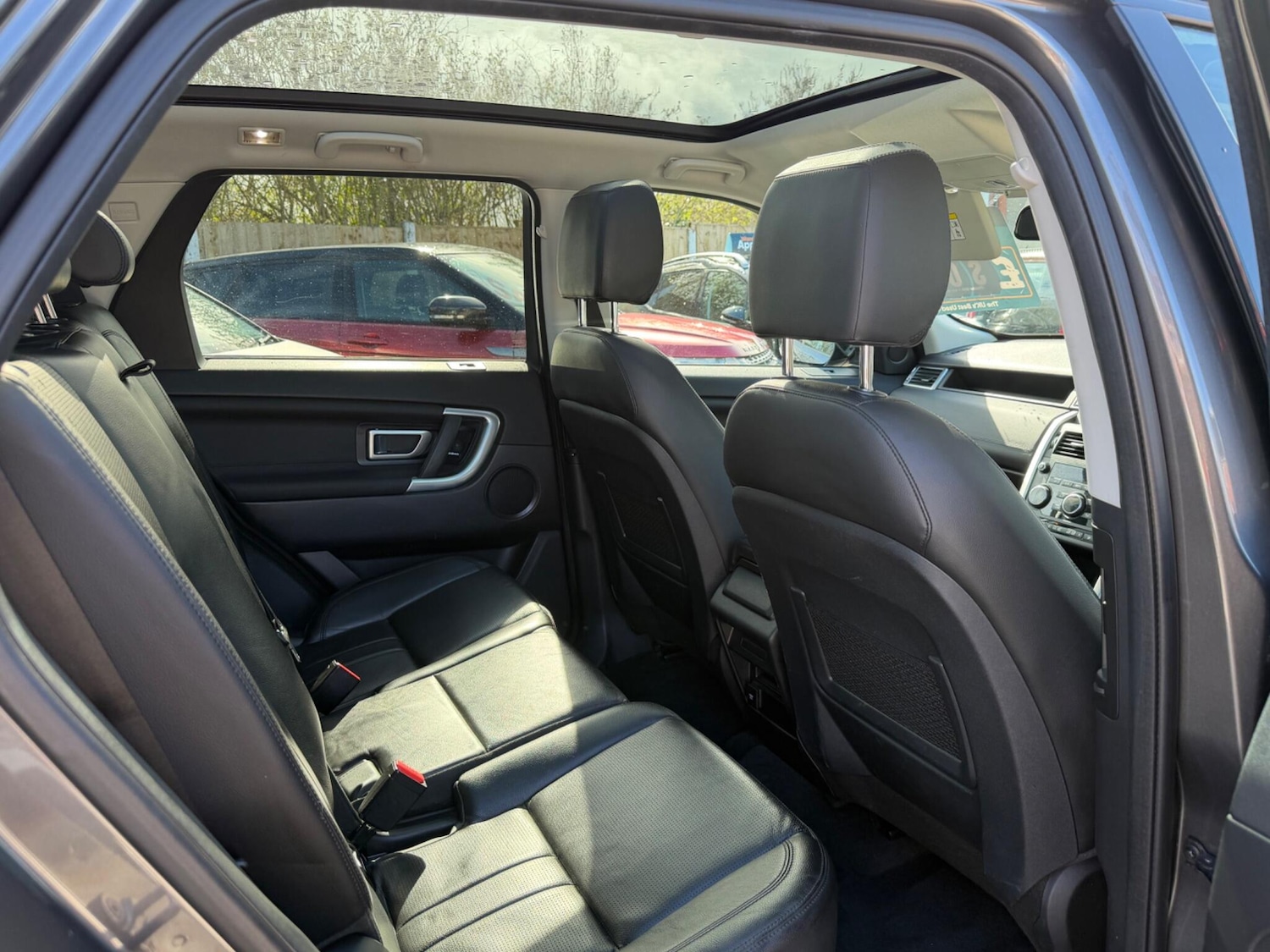 Used Land Rover Discovery Sport 2018 for sale - 78020440: Photo 15