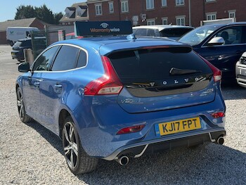 Used Volvo V40 2017 for sale - 78448706: Photo