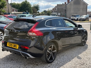 Used Volvo V40 2015 for sale - 79388548: Photo