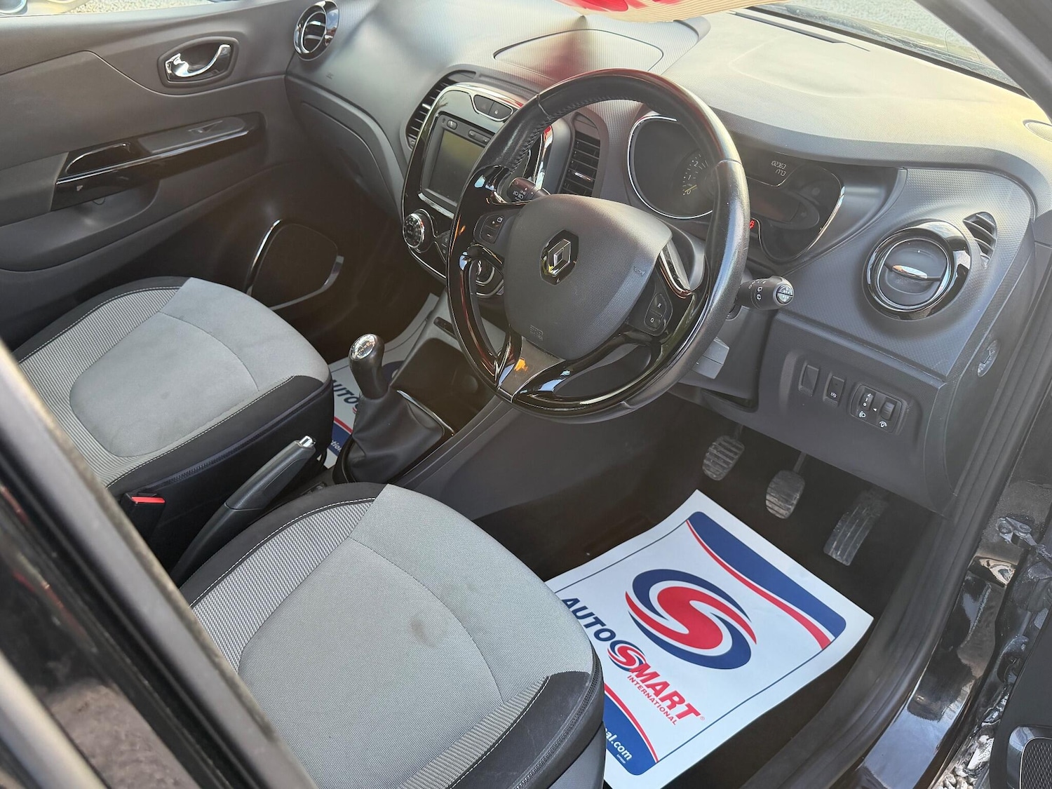 Used Renault Captur 2014 for sale - 76658252: Photo 8