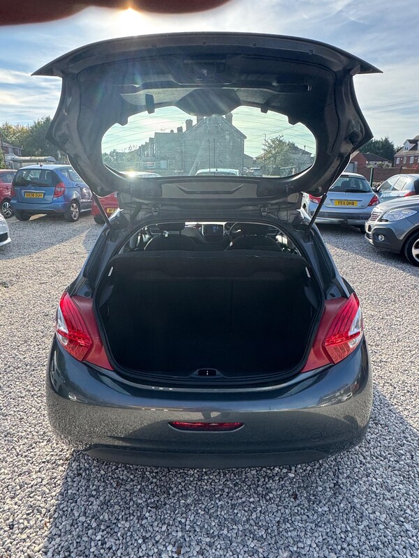 Used Peugeot 208 2013 for sale - 76270624: Photo 13