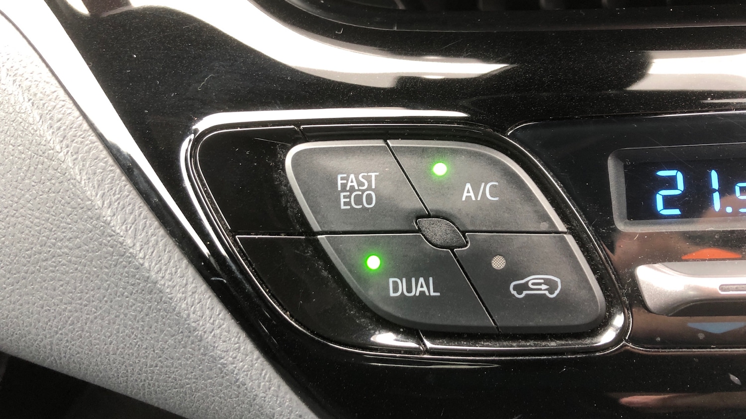 Used Toyota C-HR 2019 for sale - 78106161: Photo 23