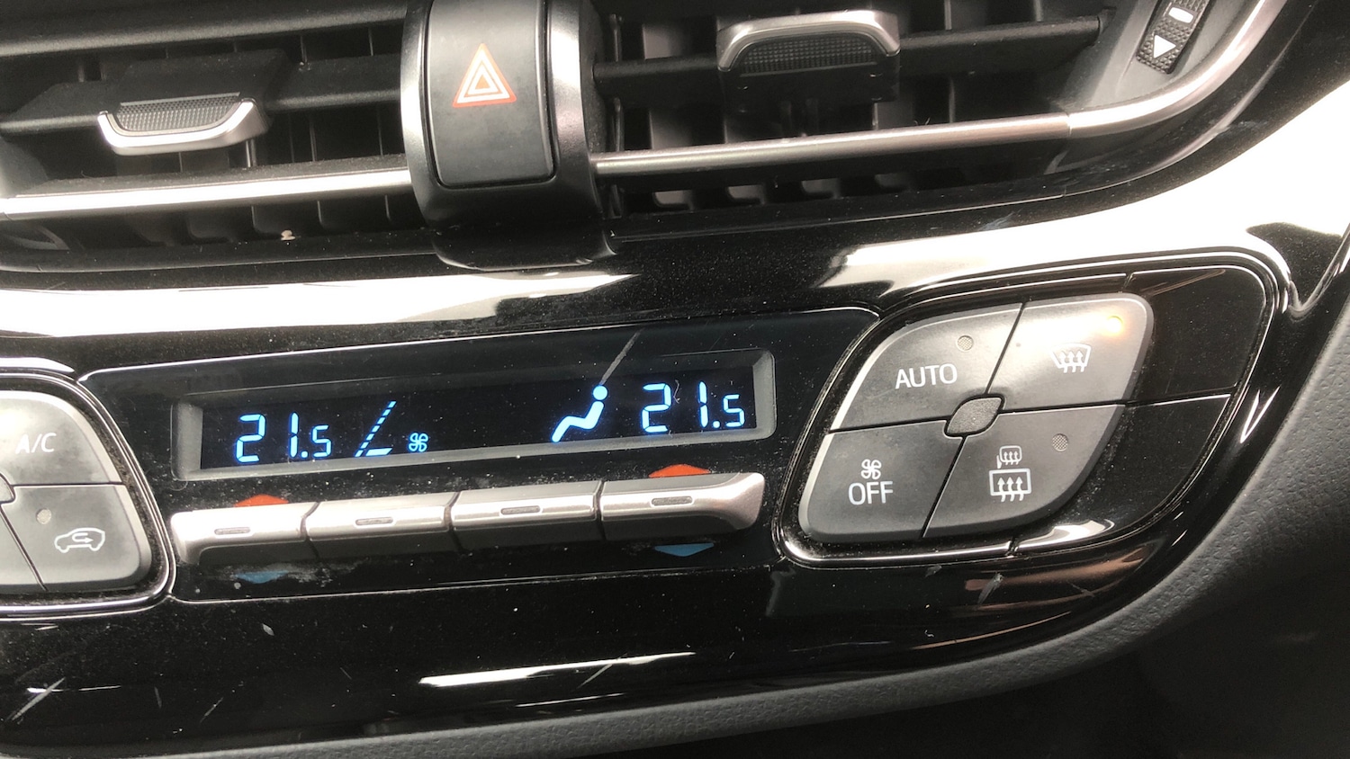 Used Toyota C-HR 2019 for sale - 78106161: Photo 24