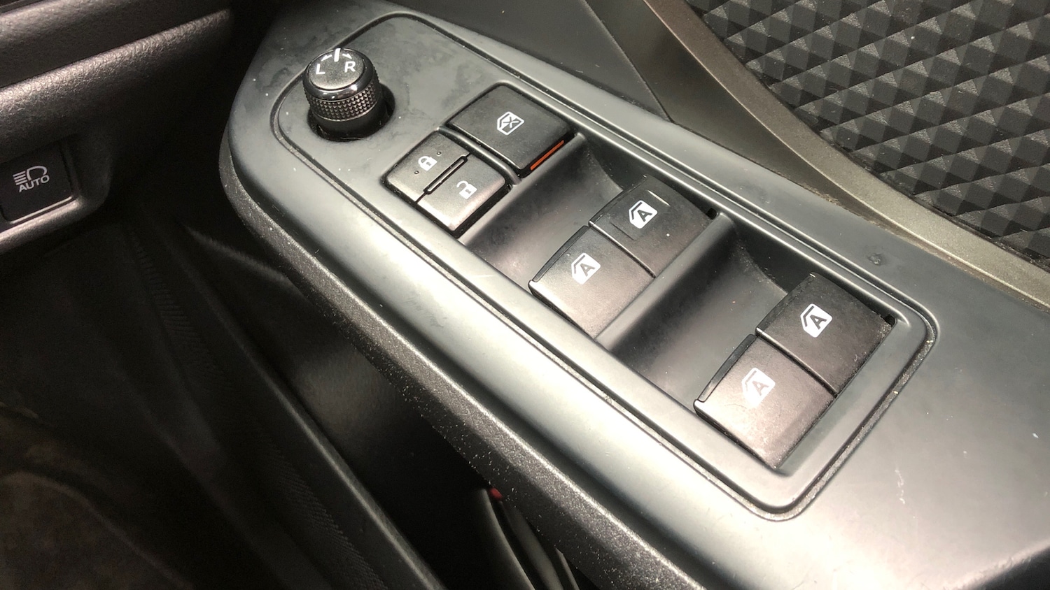 Used Toyota C-HR 2019 for sale - 78106161: Photo 29