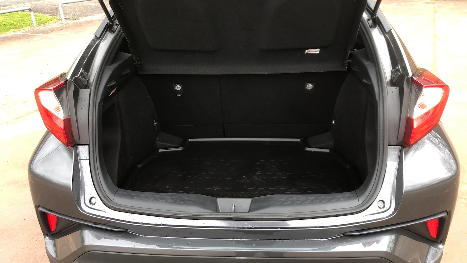 Used Toyota C-HR 2019 for sale - 78106161: Photo 4