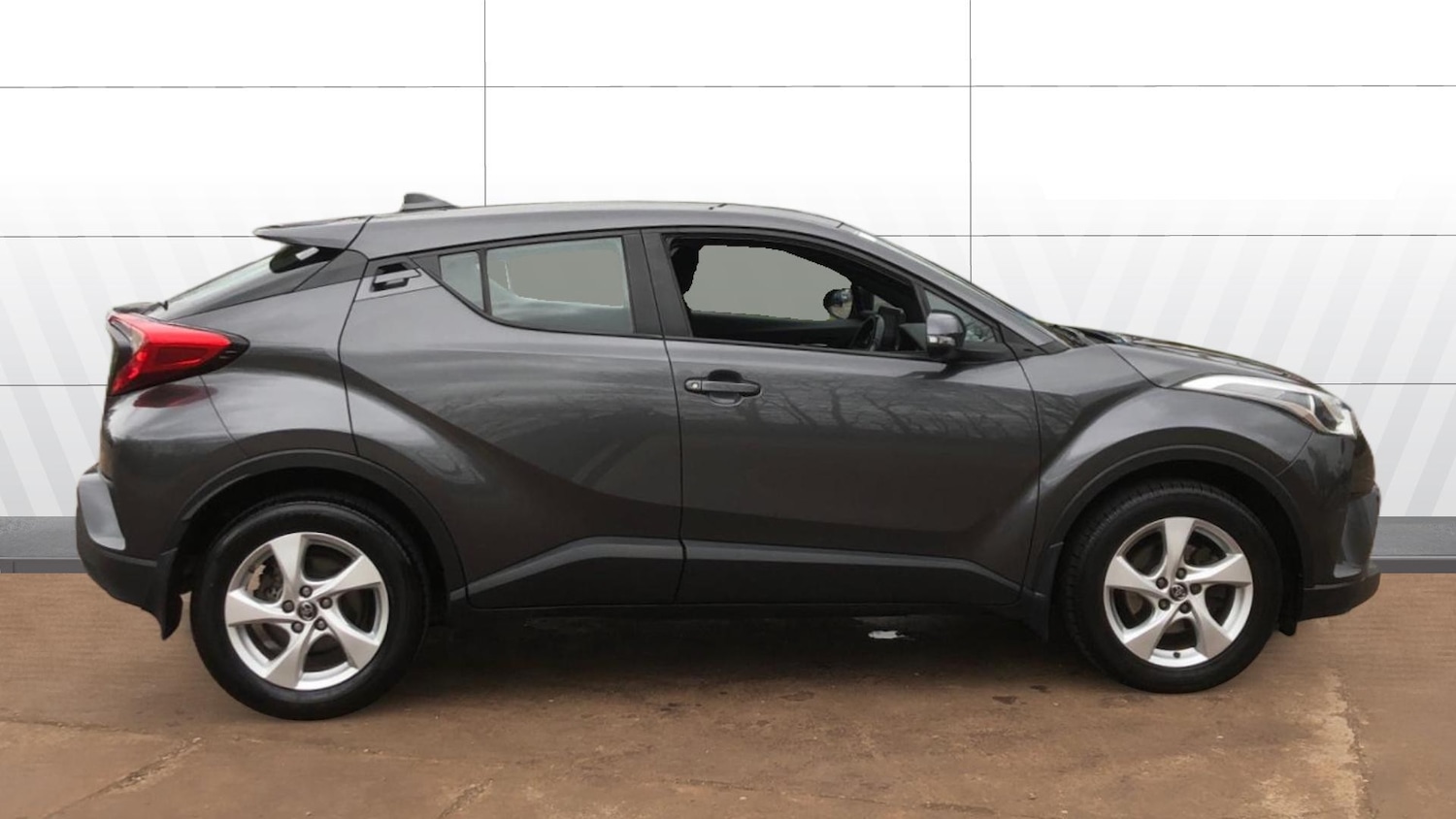 Used Toyota C-HR 2019 for sale - 78106161: Photo 5