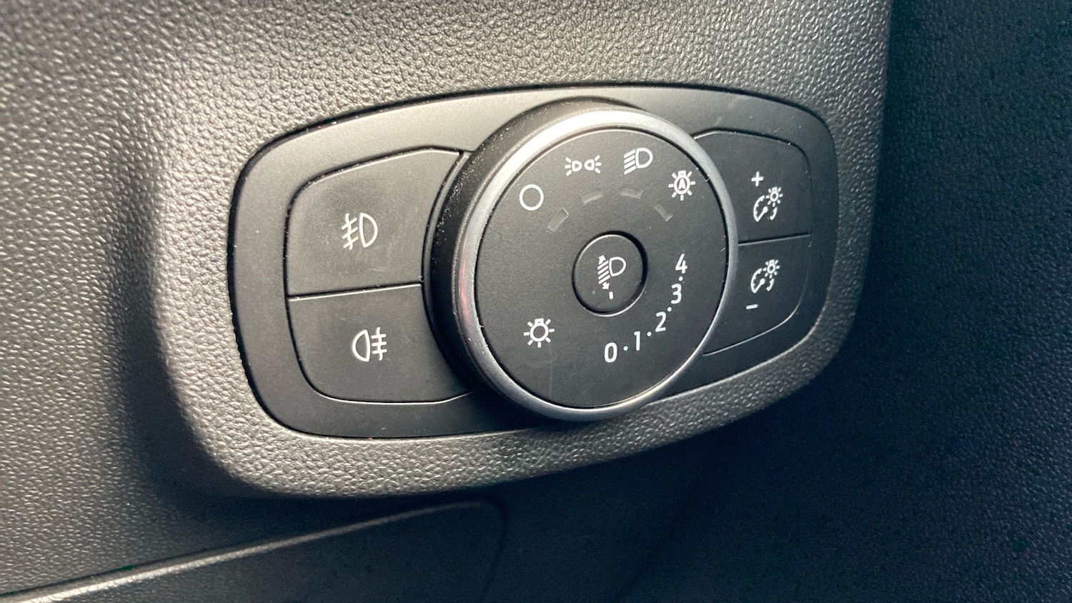 Used Ford Fiesta 2019 for sale - 76577028: Photo 32