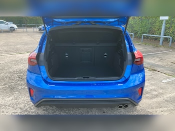 Used Ford Focus 2022 for sale - 76143598: Photo 4