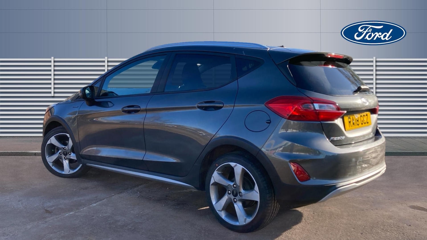 Used Ford Fiesta 2018 for sale - 76649948: Photo 2