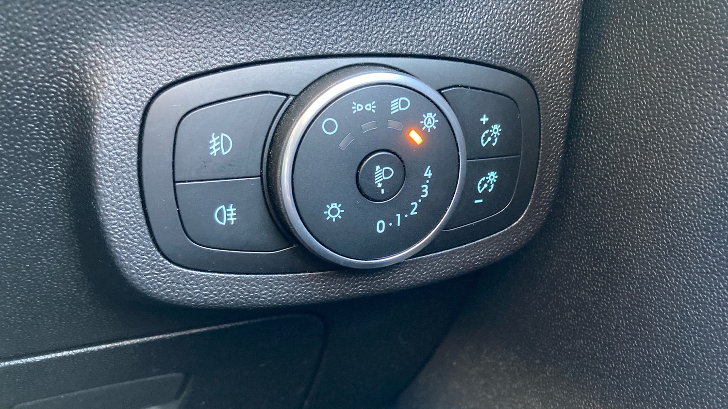 Used Ford Fiesta 2018 for sale - 76649948: Photo 31