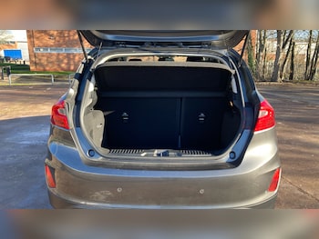 Used Ford Fiesta 2018 for sale - 76649948: Photo