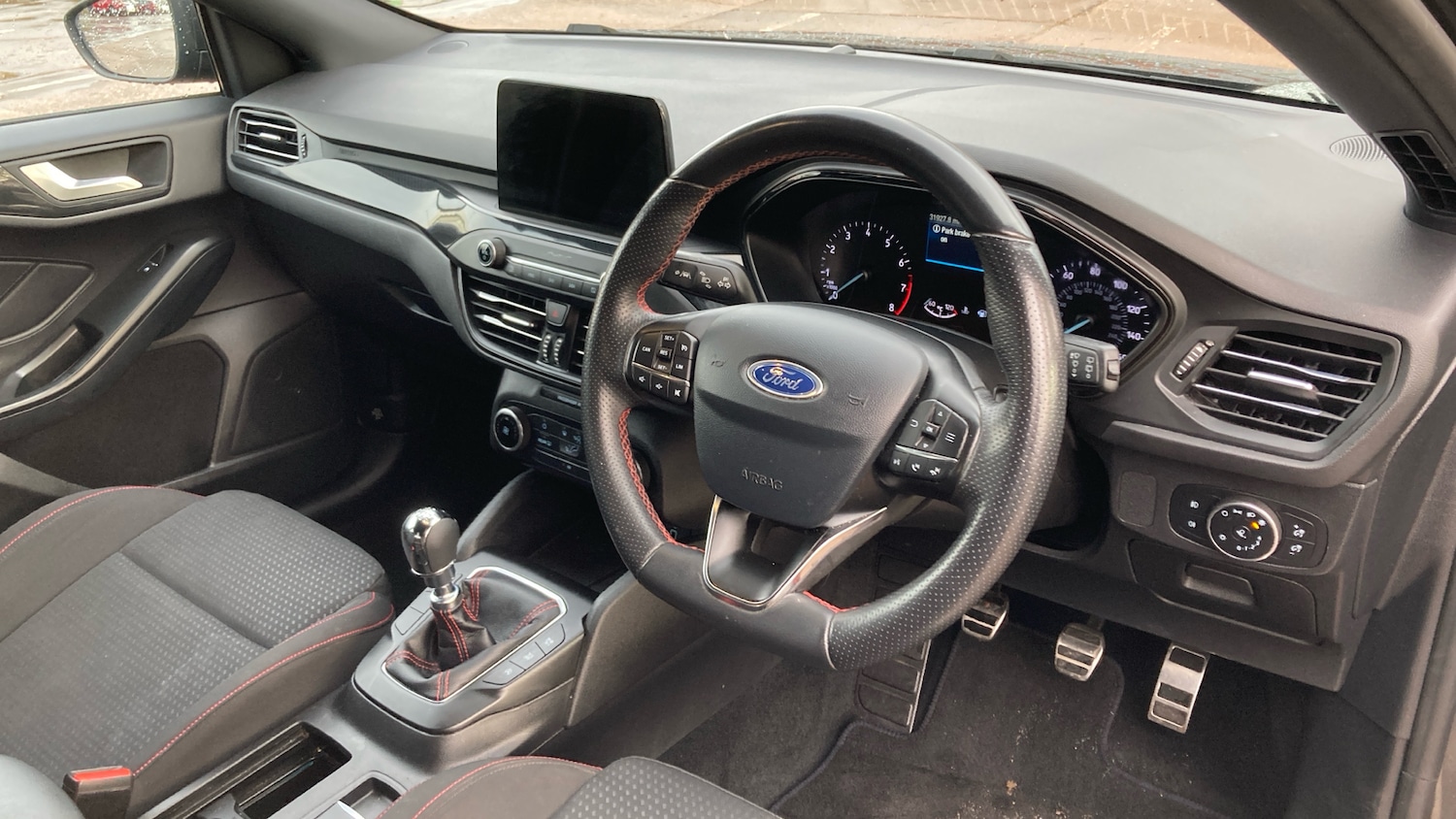 Used Ford Focus 2018 for sale - 76720428: Photo 11