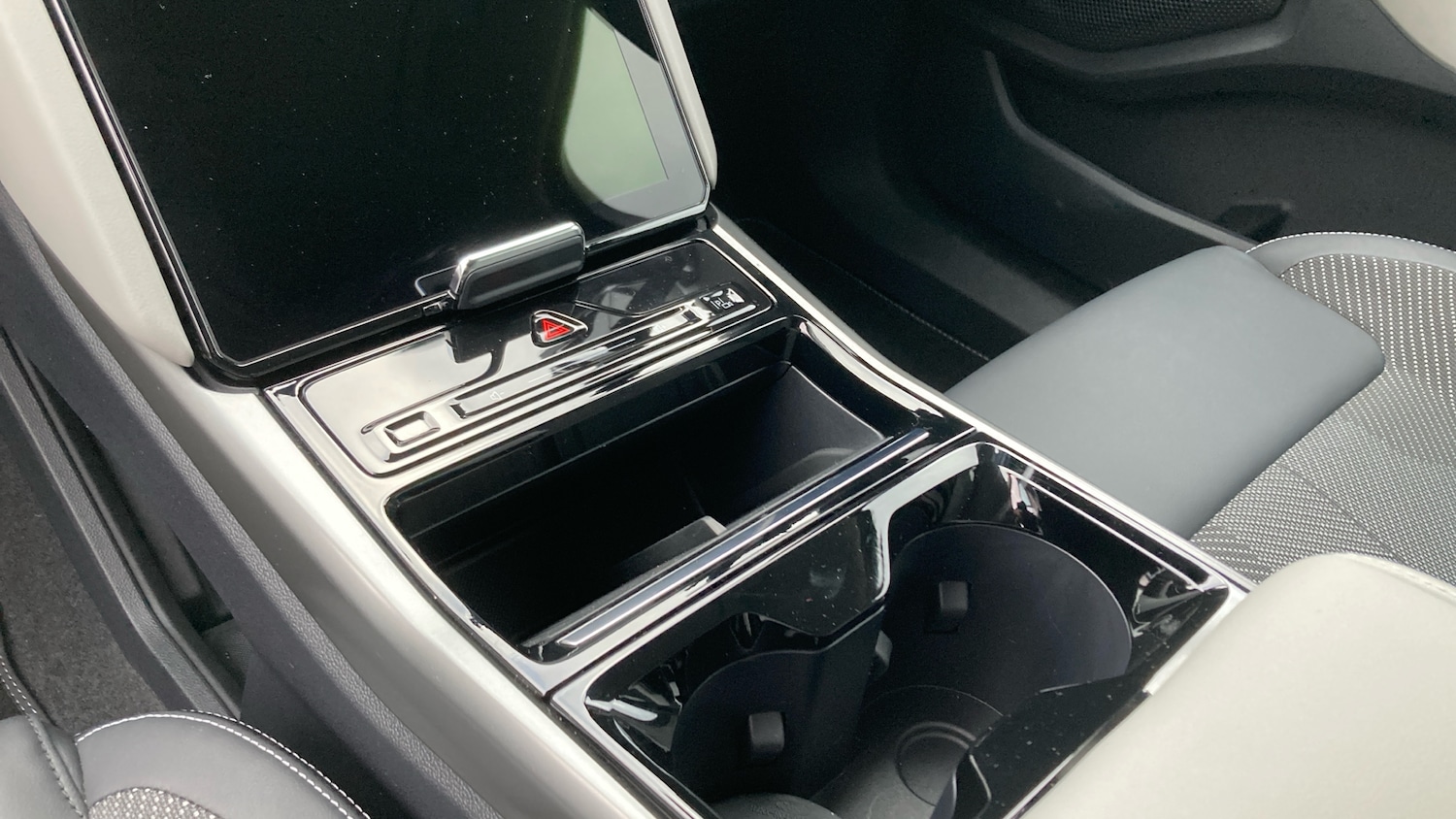 Used Ford Explorer 2025 for sale - 77258065: Photo 13