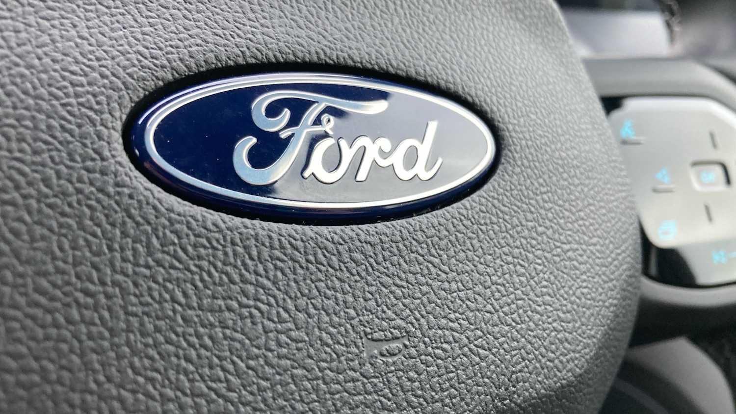 Used Ford Explorer 2025 for sale - 77258065: Photo 39