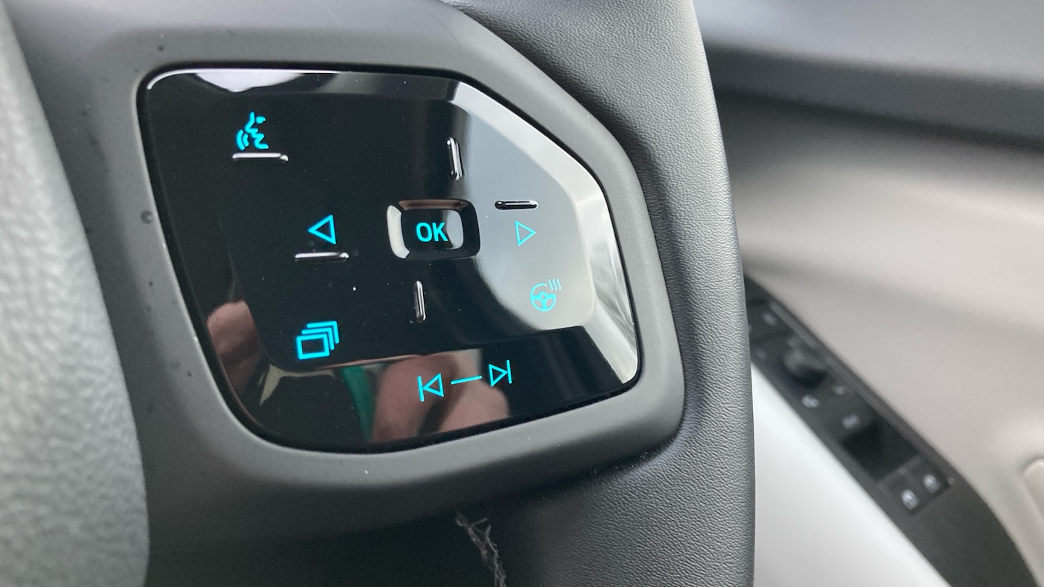 Used Ford Explorer 2025 for sale - 77258065: Photo 40