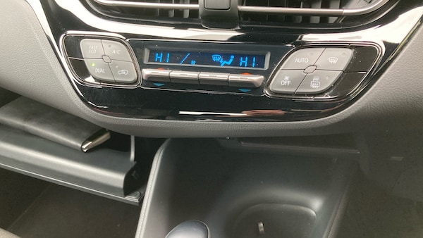 Used Toyota C-HR 2020 for sale - 76243096: Photo 27