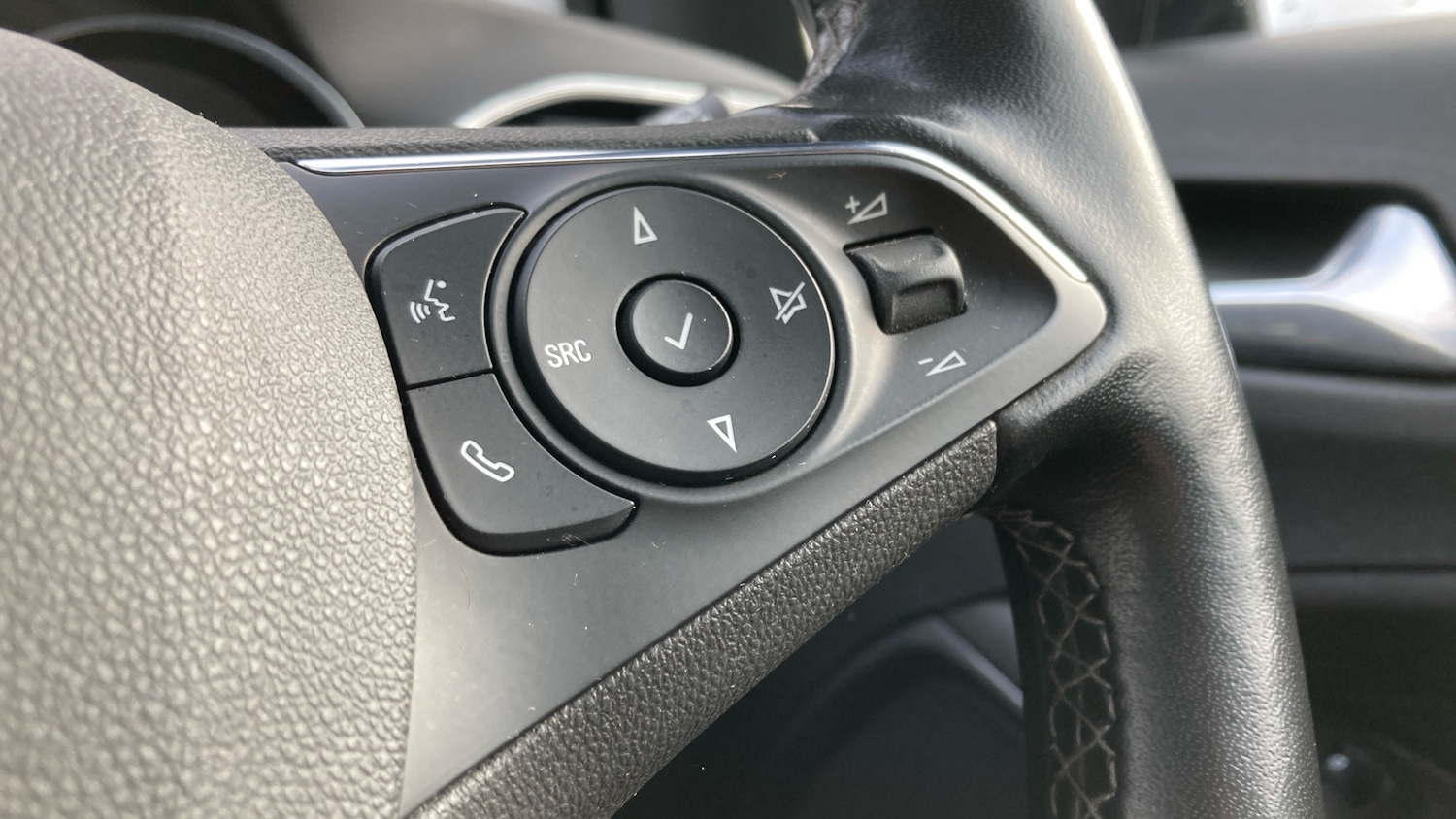 Used Vauxhall Crossland 2022 for sale - 76452673: Photo 31