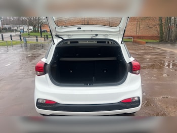 Used Hyundai i20 2018 for sale - 77616636: Photo