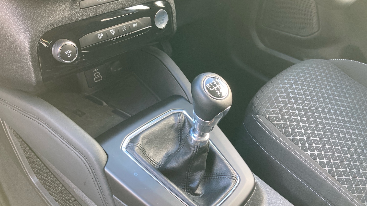 Used Ford Kuga 2025 for sale - 76918132: Photo 13