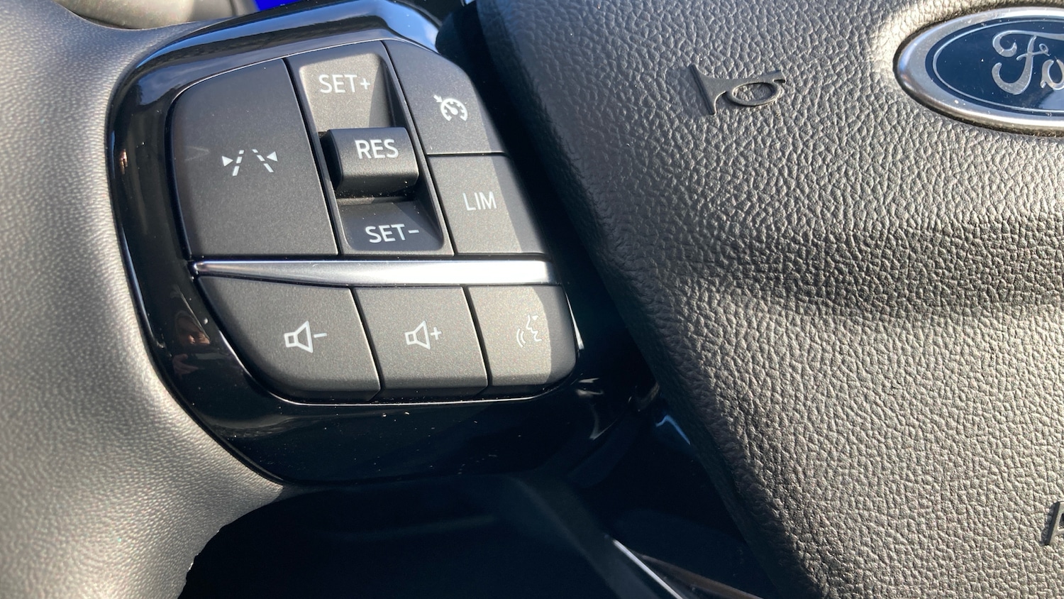 Used Ford Kuga 2025 for sale - 76918132: Photo 27