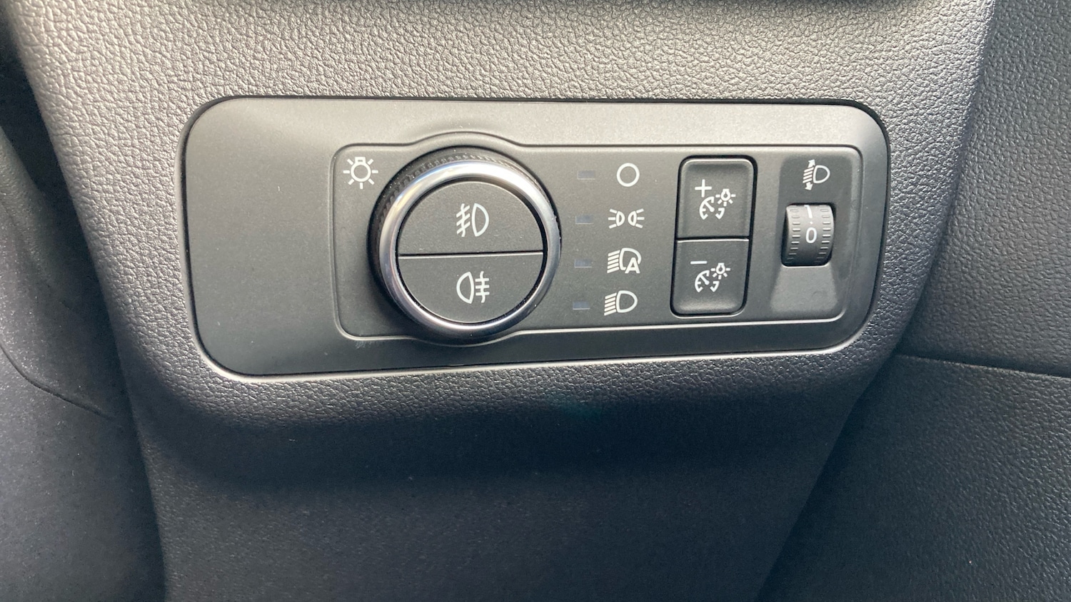 Used Ford Kuga 2025 for sale - 76918132: Photo 30