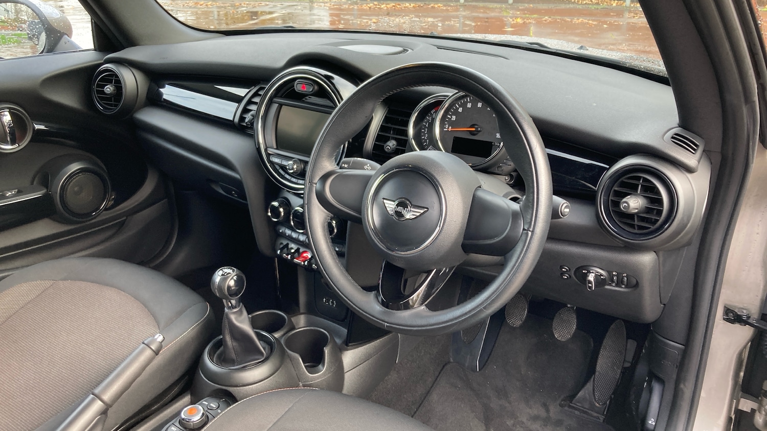 Used MINI Convertible 2017 for sale - 76451792: Photo 11