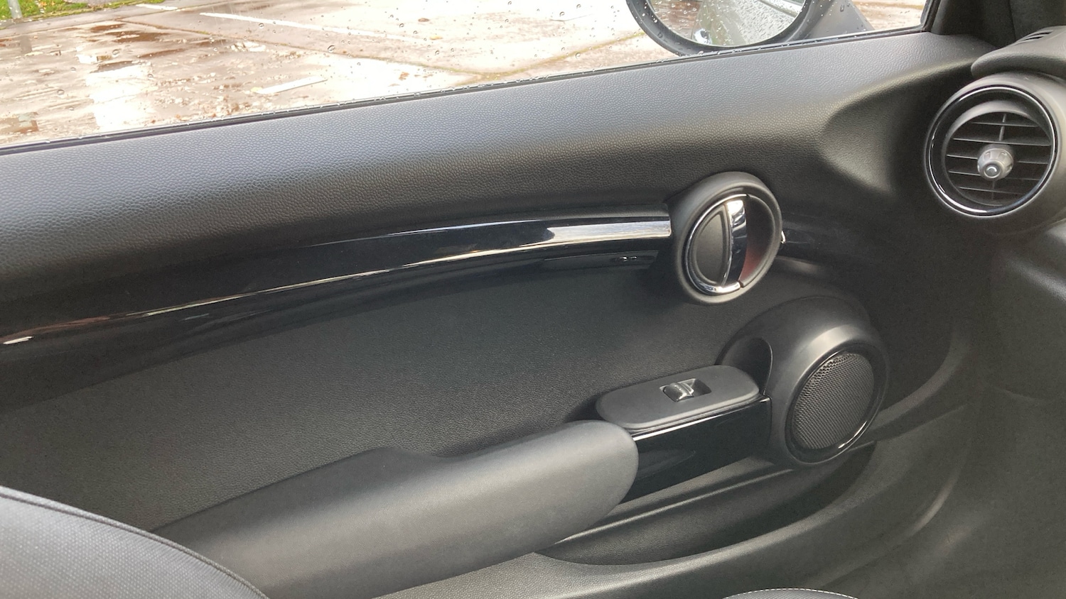 Used MINI Convertible 2017 for sale - 76451792: Photo 21