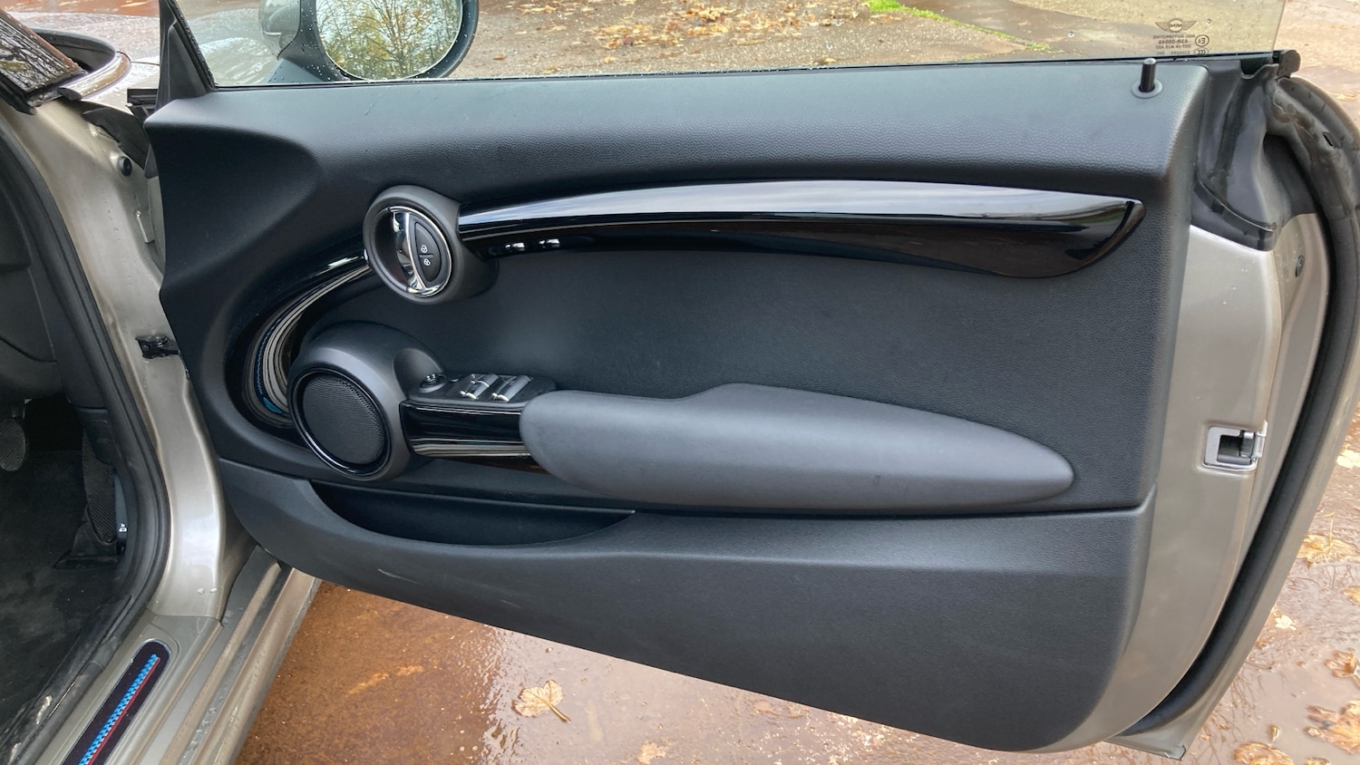 Used MINI Convertible 2017 for sale - 76451792: Photo 33