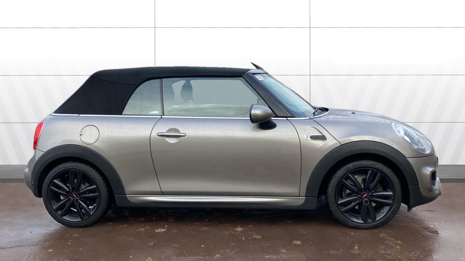 Used MINI Convertible 2017 for sale - 76451792: Photo 5